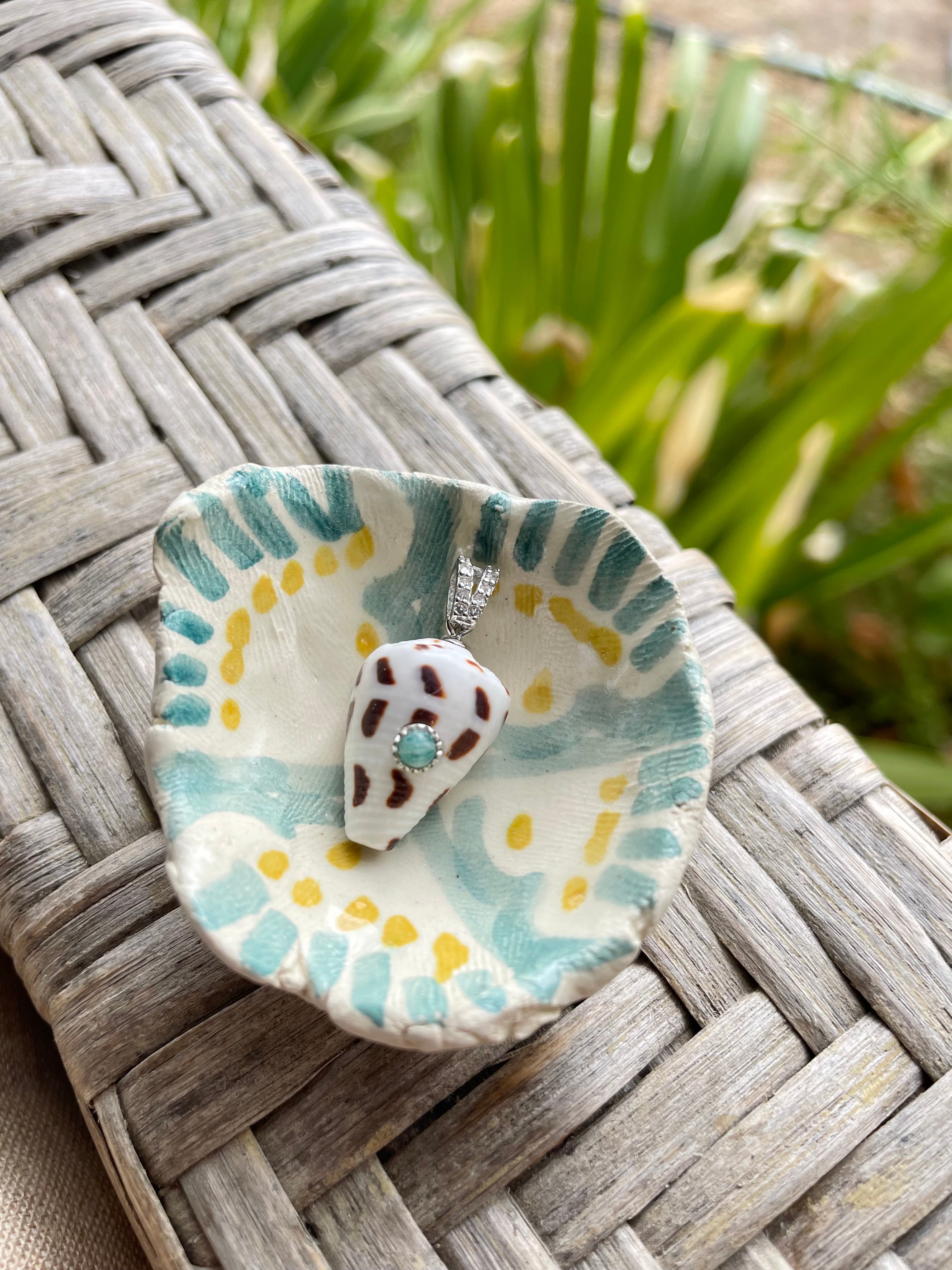 Pendentif Cône serti