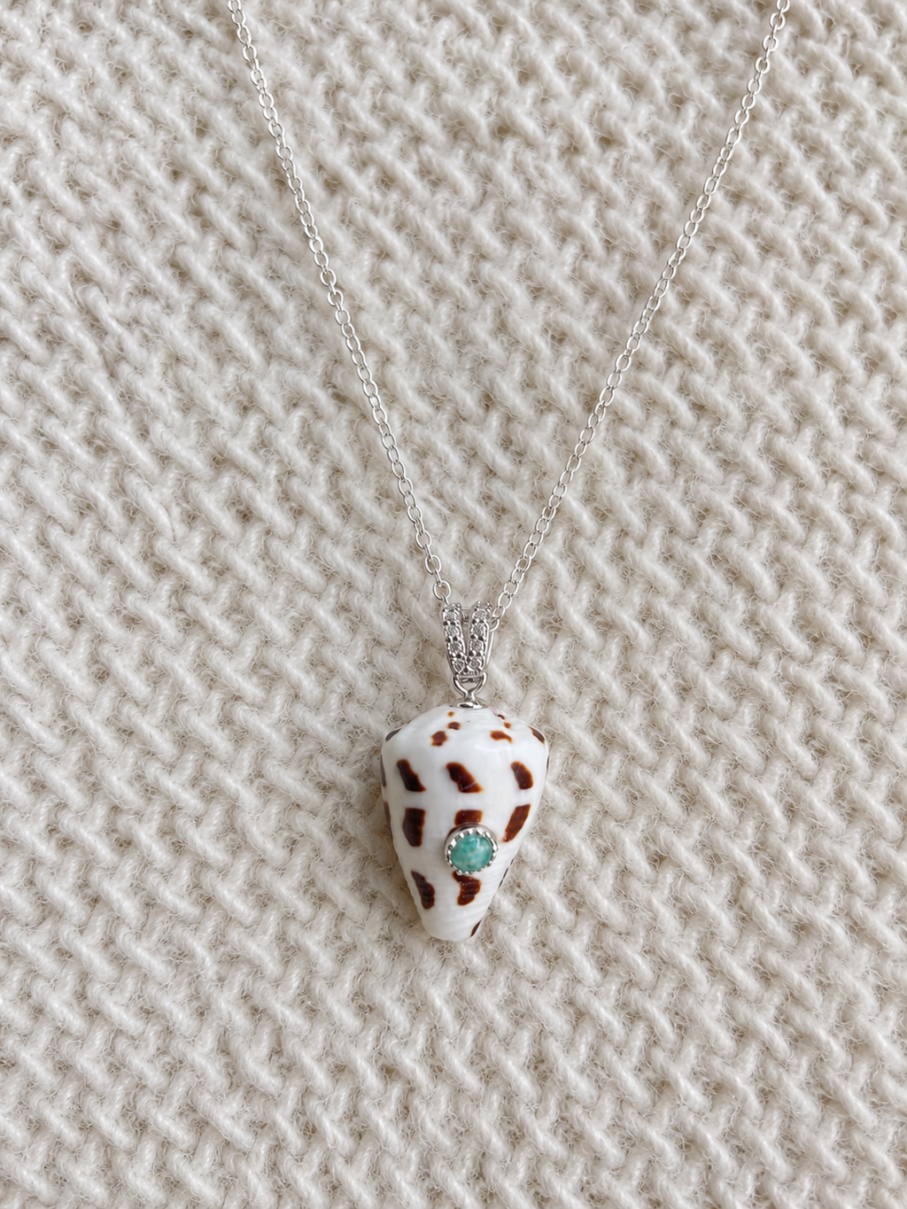 Pendentif Cône serti