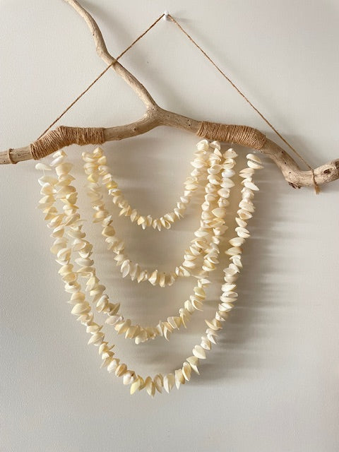 Suspension en coquillages