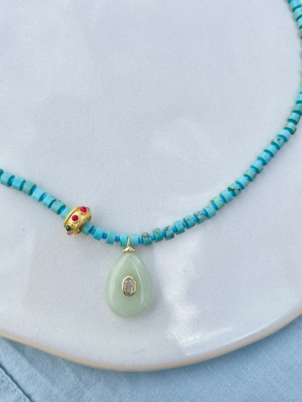 collier Hina