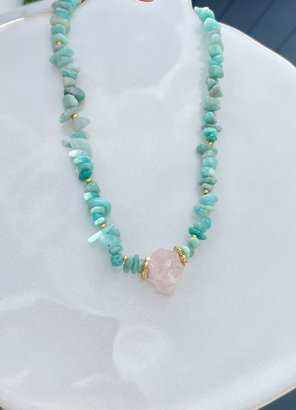 collier Ava