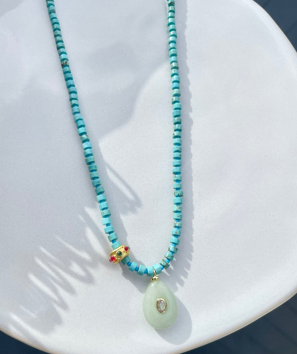 collier Hina